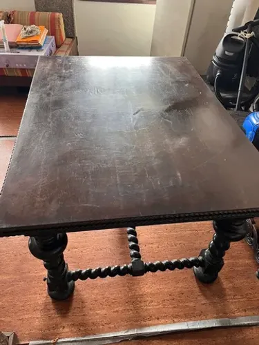 Mesa de madeira maciça do seculo 19