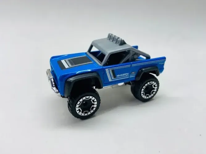 Miniatura Ford Bronco Hot Wheels 1/64
