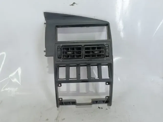 Moldura do rádio VW Santana 93-97 (C/Detalhe)