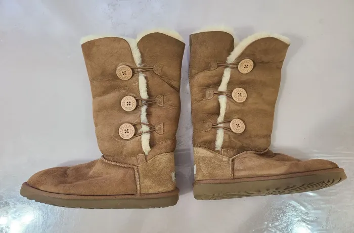 Par de Botas / Sapatos / Calçados Para Neve UGG Original