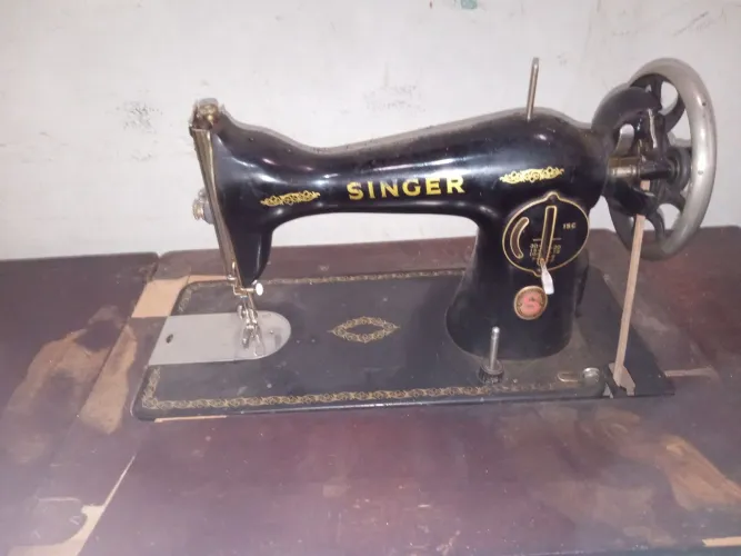 Máquina Singer Antiga