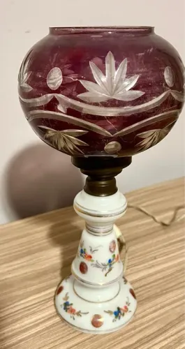 Abajur de mesa antiguidade opalina e cristal trabalhado