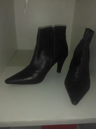 Bota Bico Fino