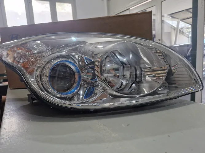 Farol principal Hyundai I30 2009 a 2012 cromado Direito Genuino