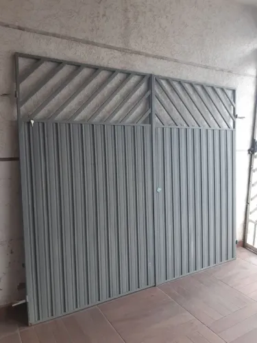 Portao de garagem de ferro novo