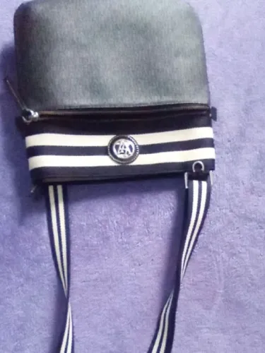 Bolsa Victor Hugo transversal modelo Cross body;