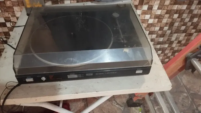Toca discos CCE BD200
