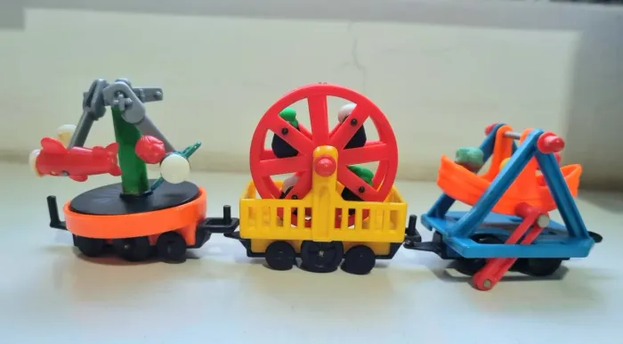 Trenzinho Parque de diversão - Carrossel, Roda gigante e barco (miniaturas)