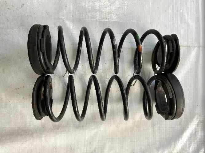 Par de Molas Traseiras Kia Cerato 1.6 2017 2018 2019