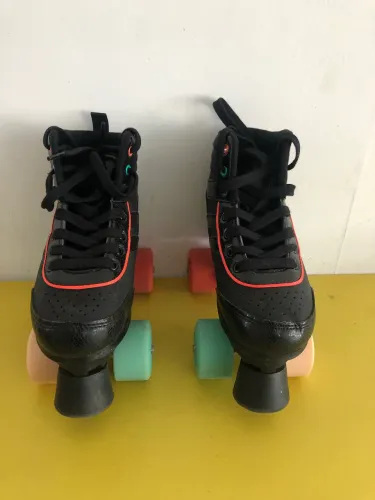 patins 4 rodas oxelo Seminovo tam 32 C/ kit de Segurança