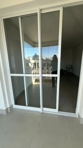 Porta Sacada de Alumínio Completa/1,68×2,16