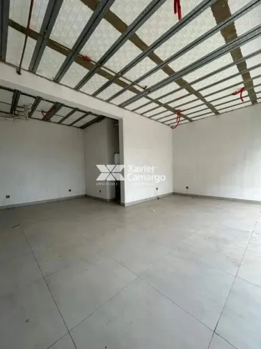Sala disponível para locação no Jardim Village - Região da Avenida Brasil.
