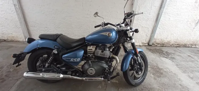 Royal Enfield Super Meteor 650cc único dono