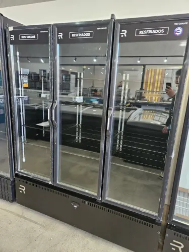 geladeira expositora 3 portas multiuso para conveniências - a pronta entrega 