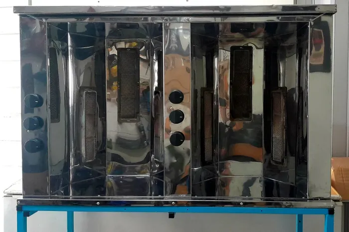 Churrasco grego duas Torres a gás em inox com estrutura movel