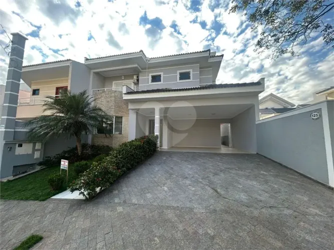 Casa à venda com 4 quartos, sendo 1 suíte, no condomínio Lago da Boa Vista, Sorocaba - SP