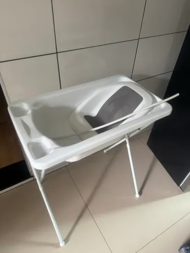 Banheira bebê suspensa
