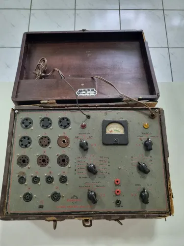 Aparelho de Teste Eletrônico CRT