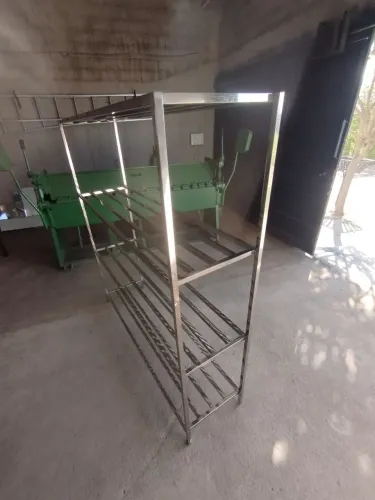 Prateleira totalmente em aço inox