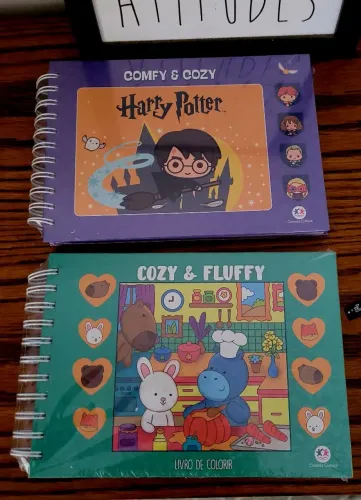 Livro de colorir capa dura