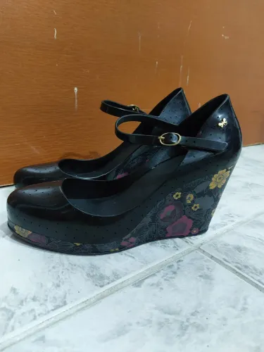 Sandália preta tamanho 38