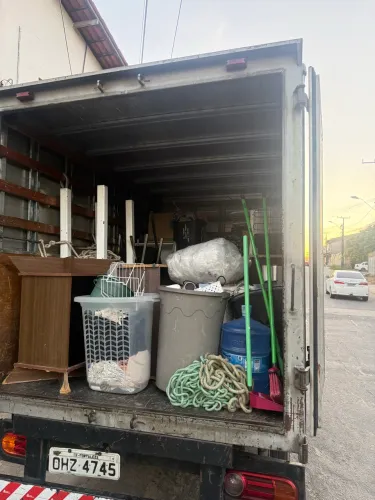 FRETES E MUDANÇAS 24h HR RÁPIDAS