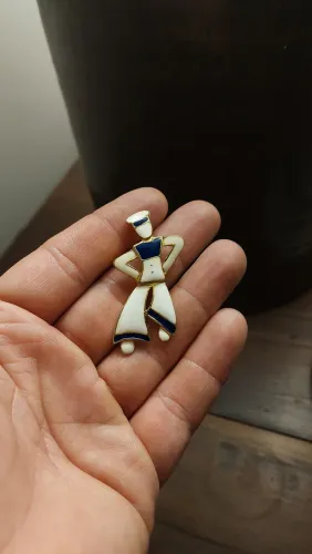 Broche antigo Trifari