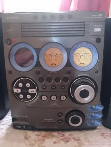 Mini System Philips WOOX M779