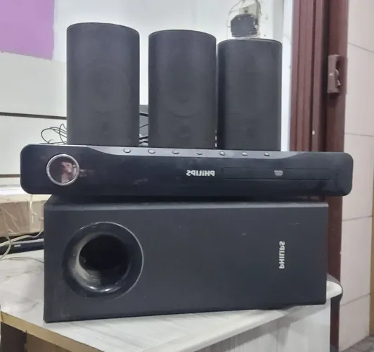 Home Theater Philips HTS3510 ( troco por TV de 32 ou 40 pl funcionando )