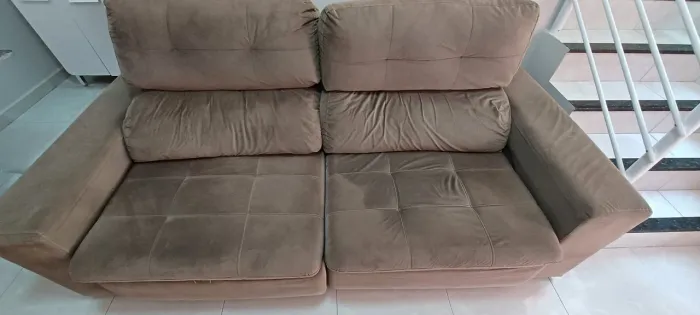 Sofá Retrátil em Suede Bege 