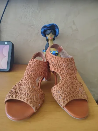 Sandália Couro e Cia (Mega promoção