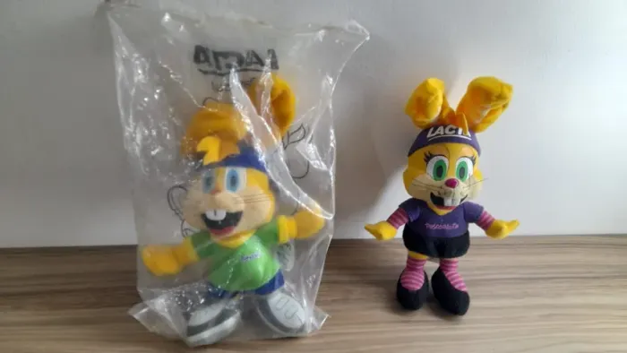 Kit Pelúcias Coelho Pascoal e Coelha  Pascoalete -Lacta