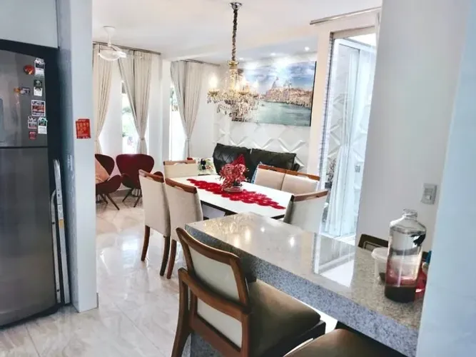 Casa com 3 Quartos e 2 banheiro à Venda, 135m²Centro - Atibaia, SP