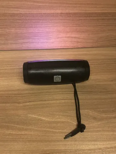 Caixa de Som Bluetooth Portátil com LED