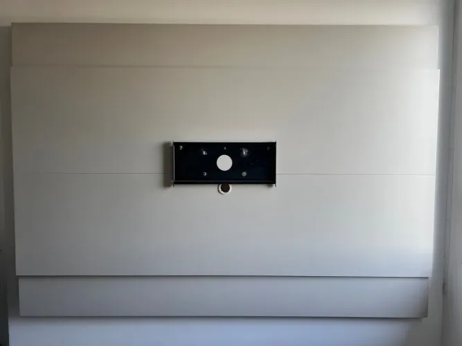 Painel de TV cinza