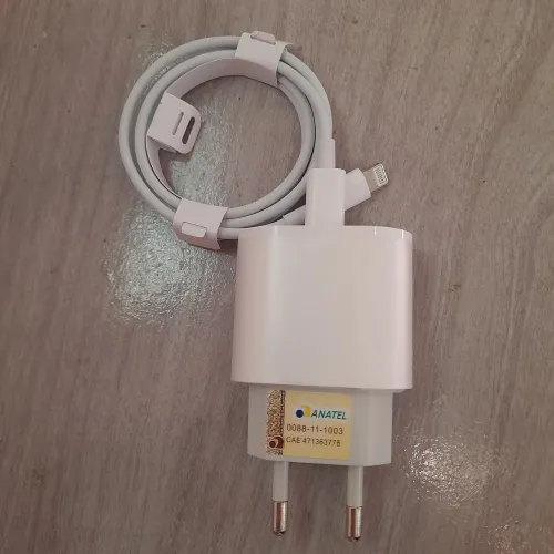 Carregador de Celular 20W USB-C Para Iphone 