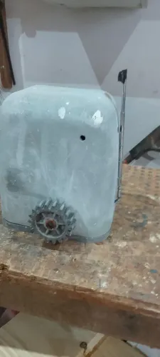 Motor elétrico para autorizar portão.