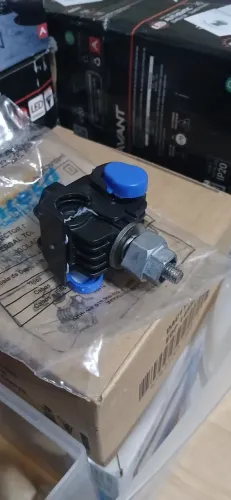 Conector perfurante incesa