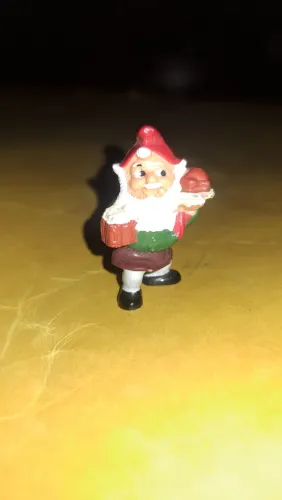 Anão do kinder ovo