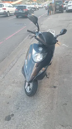 Suzuki burgman 125 2017 aceito troca financio 