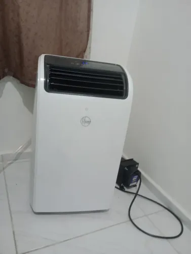 Ar condicionado portátil muito pouco tempo de uso excelente estado vai junto transformador