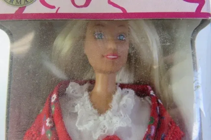 BONECA ALEMÃ - FOLKLORE COLLECTION SCHNEIDER GERMANY (Schneider Folklore Collection Fashio