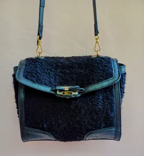 Bolsa Guess Preta de Ombro