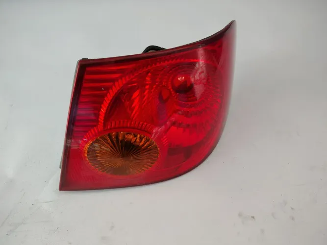 Lanterna traseira direita Toyota Corolla ano 2003 A 2007 original