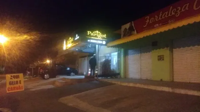 Placas em Led, neon - fachadas em 2D & 3D - Fachadas em Acm - lona - acrílico - pvc - Comu