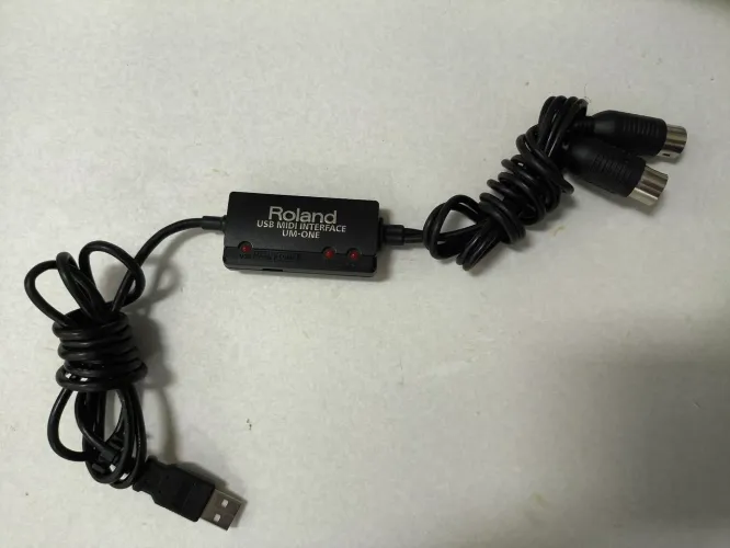 Interface MIDI USB Roland UM-ONE
