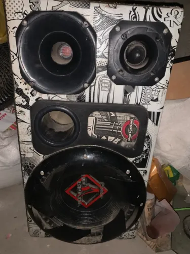 Vendo essa caixa completa mais um módulo da falco por 550 