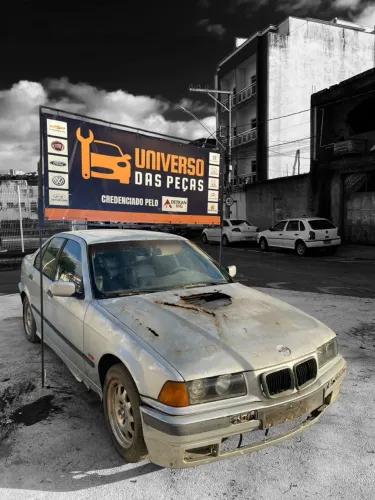 SUCATA BMW 318i - 1995 - Peças
