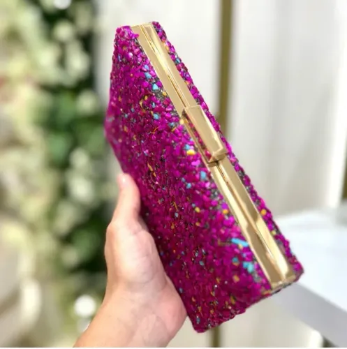 Bolsa Clutch Pink com aplicação de pedras fuccia