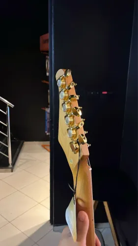 GUITARRA BENSON HARDY T904 GOLD